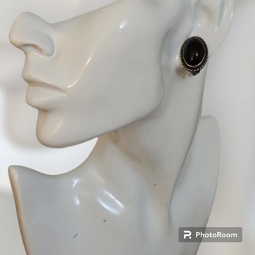 Antique Estate Oxidized Sterling Silver Onyx Cabochon Oval Screw-on Earrings